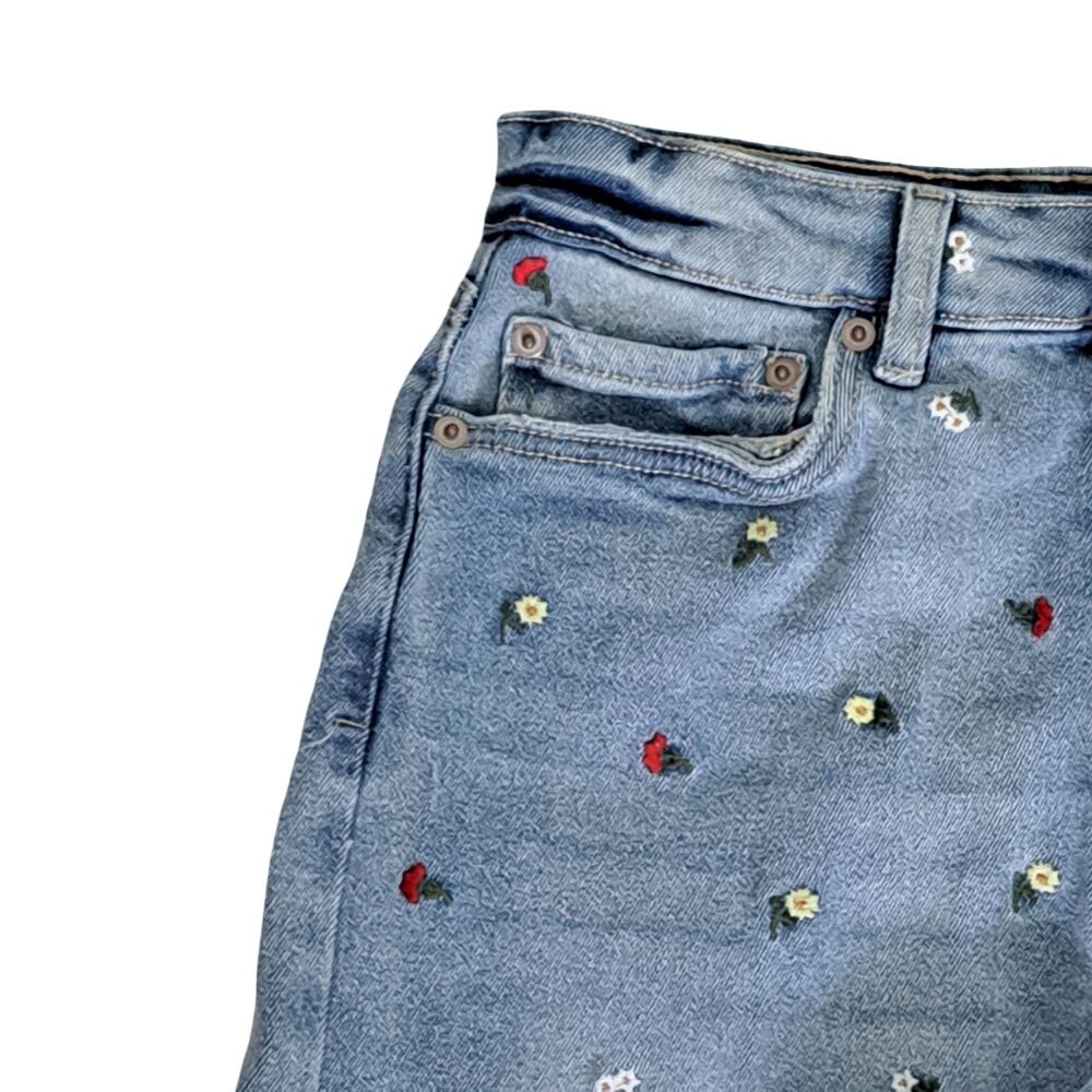 Dex Embroidered Flower High Waisted Denim Shorts NWOT Frayed Raw Hem Size 26 - Picture 4 of 9